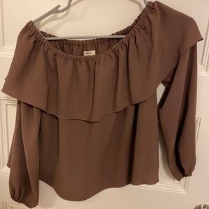 Aritzia off the shoulder blouse in taupey shade XS
